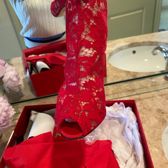 BRAND NEW DOLCE & GABBANA BETH RED LACW TOE ANKE BOOTS - Picture 9 of 16